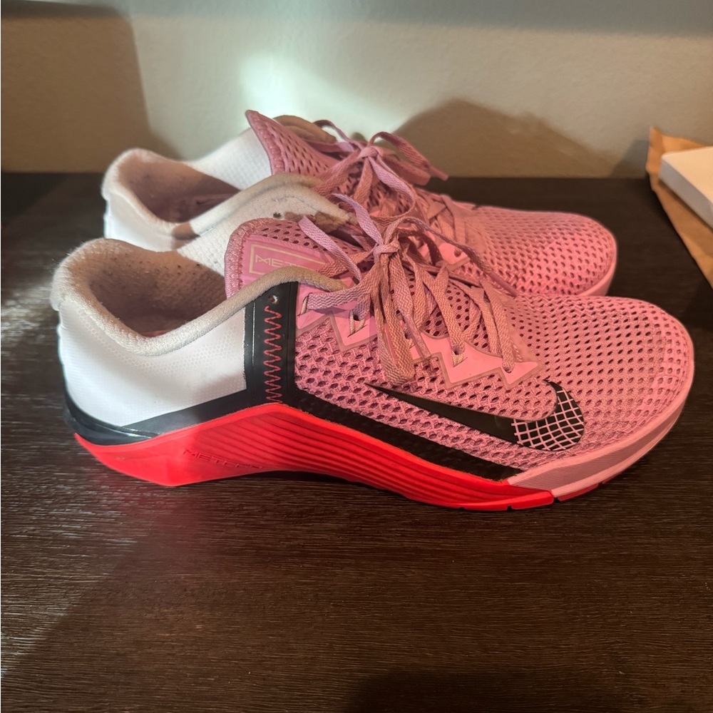 Women’s Nike metcon shoes size 10